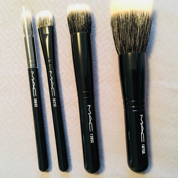 MAC Travel Size Brush set - Picture 1 of 2